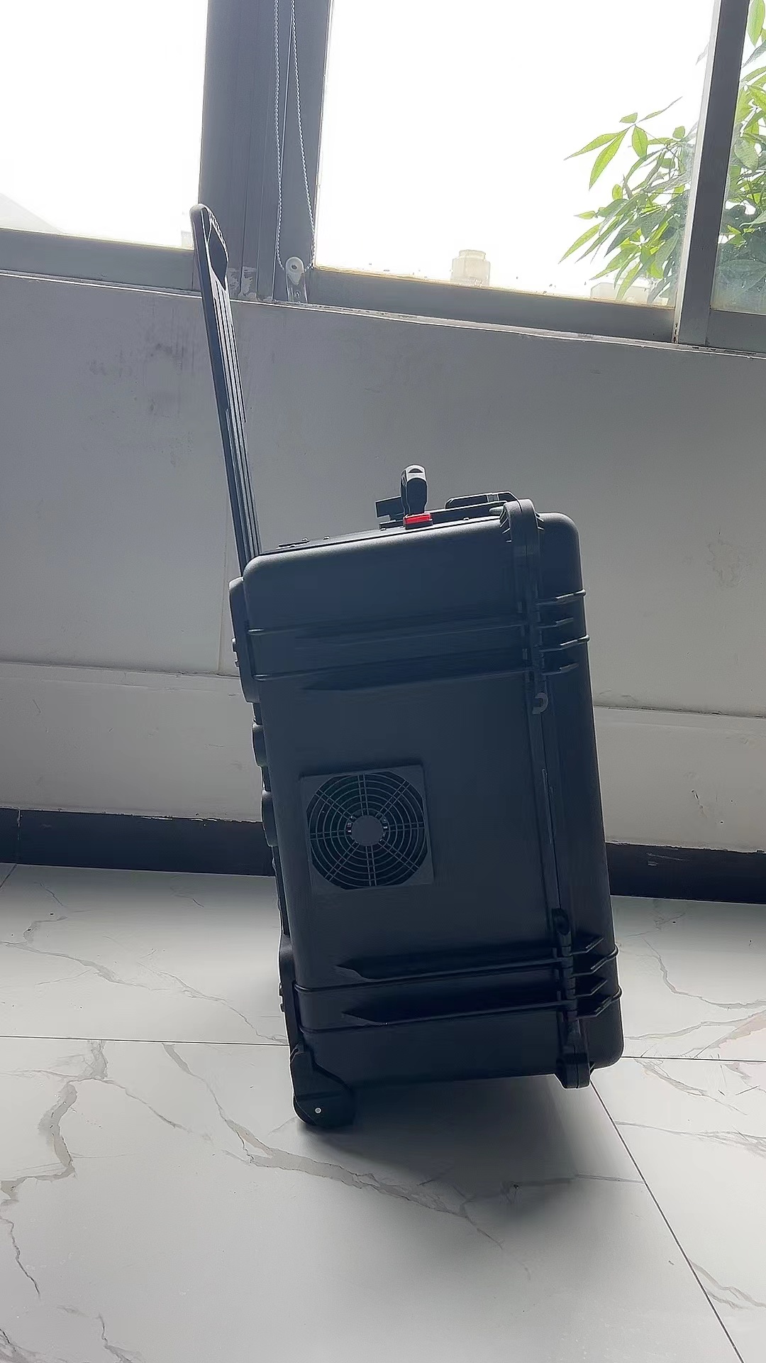 鸠江手拉箱型移动通信干扰器